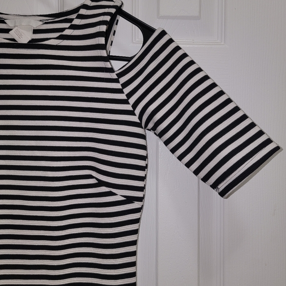 H&M bodycon shoulder less striped dress - Picture 2 of 2
